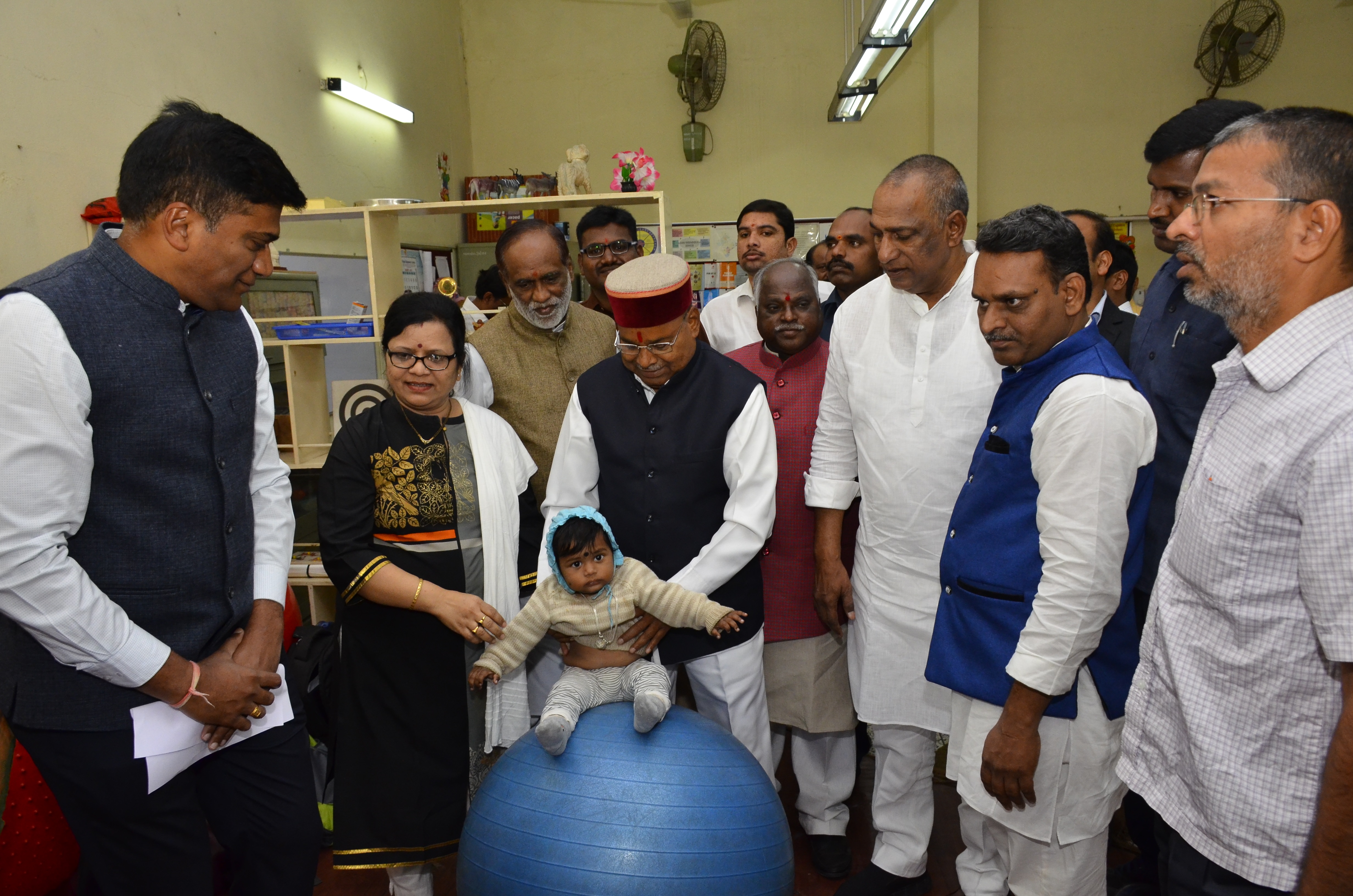 Visit of Shri.Thaawarchand Gehlot_tweleve_size photo